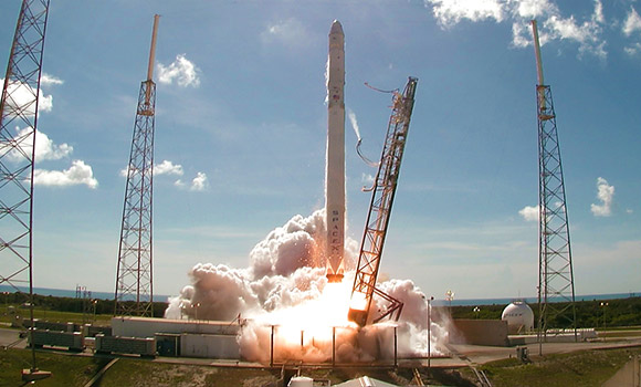A SpaceX Falcon 9 rocket lifts off from Space Launch Complex 40 at Cape Canaveral Air Force Station